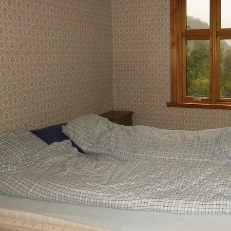 4 Bedroom Amazing Home In Erfjord