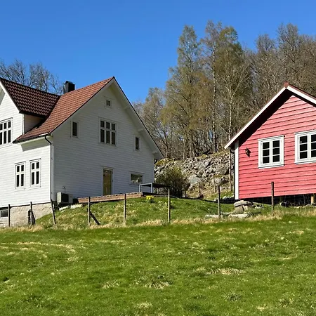 Hébergement de vacances 4 Bedroom Amazing Home In Erfjord