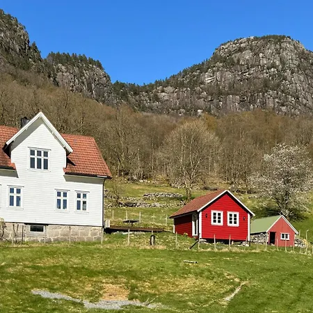 4 Bedroom Gorgeous In Erfjord